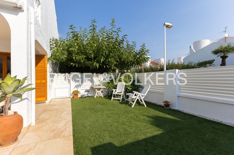 Foto 5fb712fa-38dd-4f15-b035-6593bcb84dca. Casa adossada amb calefacció aparcament a Playa Morros de Gos Oropesa del Mar