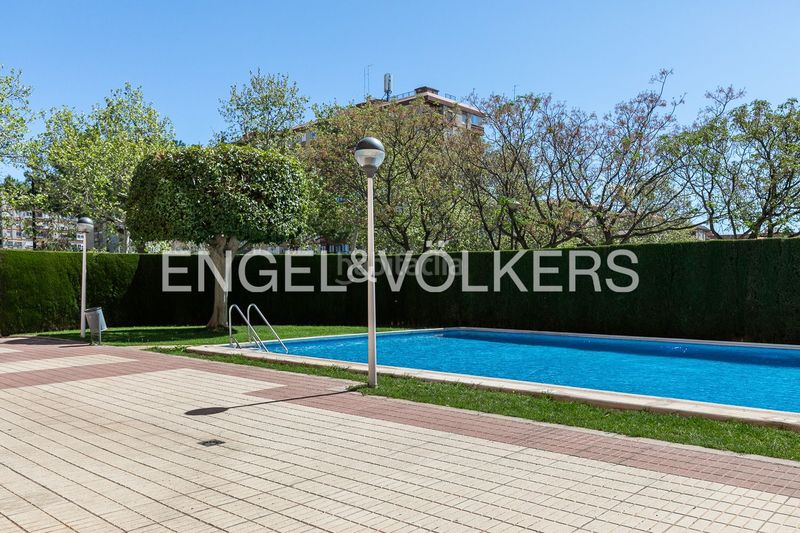 Foto 73b72788-f813-4a1a-a01e-7fd50bdede23. Pis amb calefacció aparcament piscina a Nou Campanar Valencia