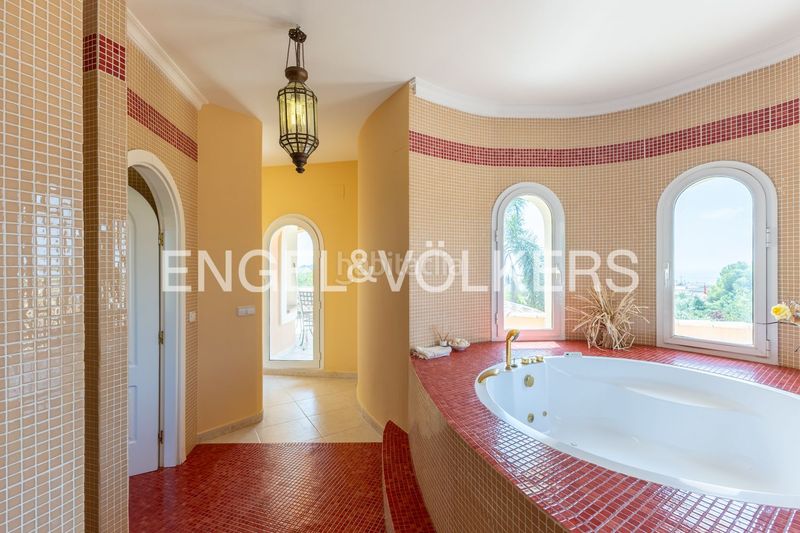 Foto 9eccc802-39e8-4dd9-9f32-7c5d14b84a24. Casa amb calefacció aparcament piscina a La Granadella - Costa Nova Xàbia
