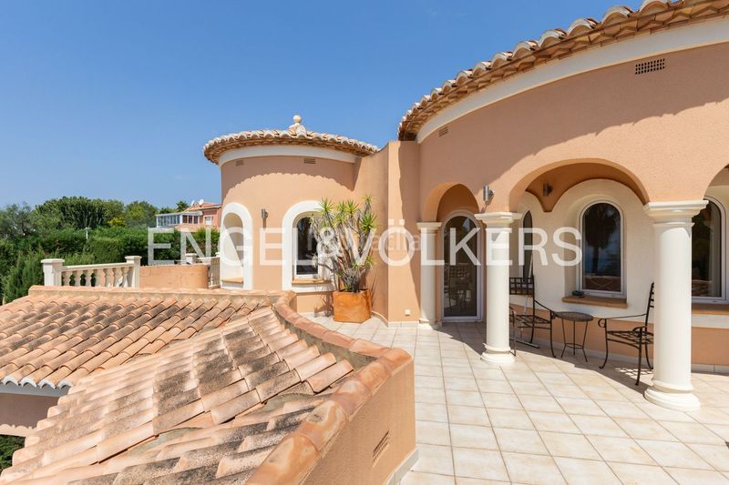 Foto f7c18a3e-436c-4f4c-80e5-0437a3ad4f07. Casa amb calefacció aparcament piscina a La Granadella - Costa Nova Xàbia