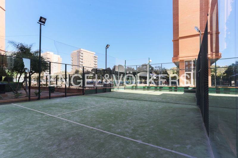 Foto ce55fca0-beb1-46b2-bdd2-d9d9d1f02804. Pis amb calefacció aparcament piscina a Barrio Benicalap Valencia