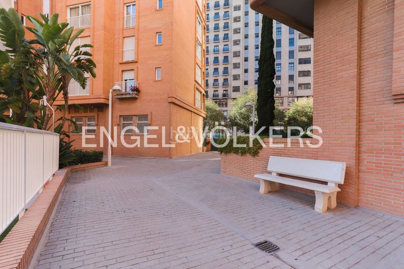 Foto f0c833d0-861a-4e58-8a30-bf4d36e5e5d9. Pis amb calefacció aparcament piscina a Barrio Benicalap Valencia
