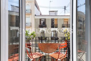 Flat in Russafa. Acogedor apartamento con  amplio balcón en el corazón de ruzafa