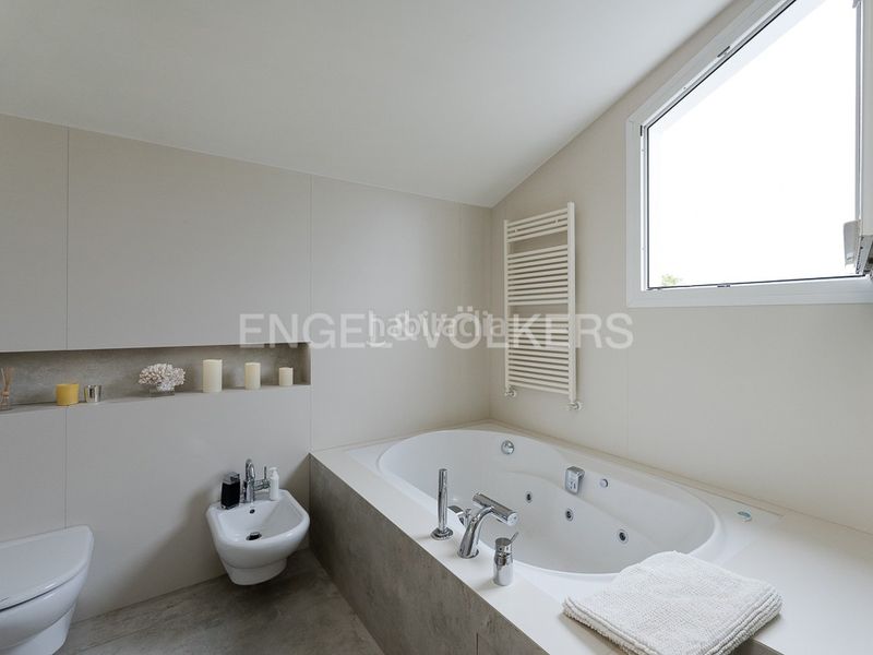 Foto 5848fb47-2255-4a0b-b594-cd5dc76d8543. Lloguer casa amb calefacció piscina a Torre en Conill-Cumbres de San Antonio Bétera