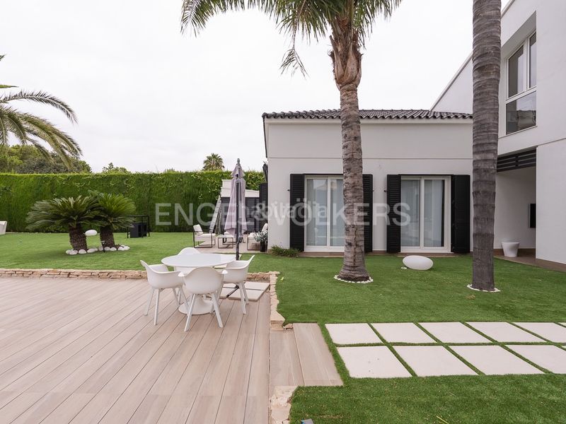 Foto e6883631-c8ac-48aa-bd75-4e65d4a8b5d9. Lloguer casa amb calefacció piscina a Torre en Conill-Cumbres de San Antonio Bétera