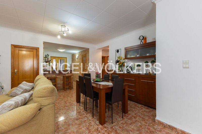 Foto 634a2709-4560-4e44-a45c-ff73436bc9f5. Casa amb calefacció aparcament a Rafelguaraf