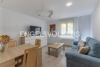 Pis a Marxalenes. Elegante apartamento de  3 dormitorios junto a los jardines  del