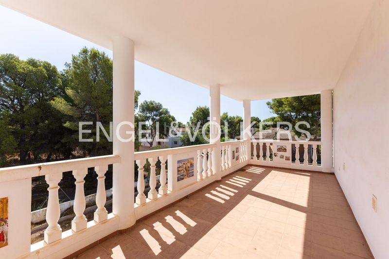Foto 2d836484-99f1-456e-89eb-73221144c865. Casa amb calefacció aparcament a Los Pinares-La Masia Bétera