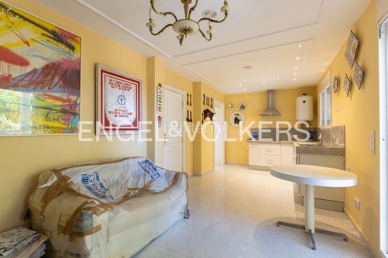 Foto 6fcbd4e9-fb55-4d05-b703-33d5409c2143. Casa amb calefacció aparcament a Los Pinares-La Masia Bétera