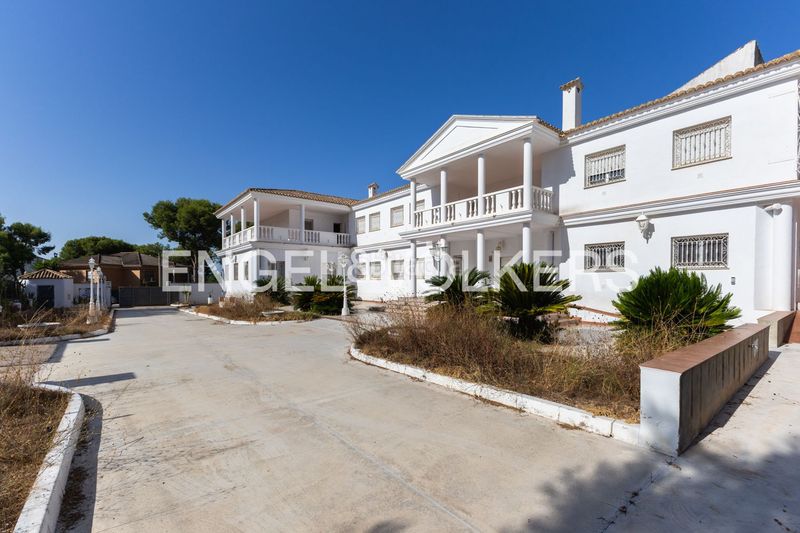 Foto 70f70e7e-7261-4944-b1e5-b2f738857016. Casa amb calefacció aparcament a Los Pinares-La Masia Bétera