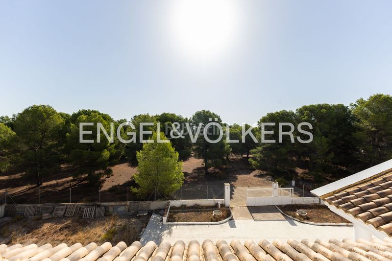 Foto d6c4b2af-9b13-4c39-b3a9-b2f9717ab93a. Casa amb calefacció aparcament a Los Pinares-La Masia Bétera