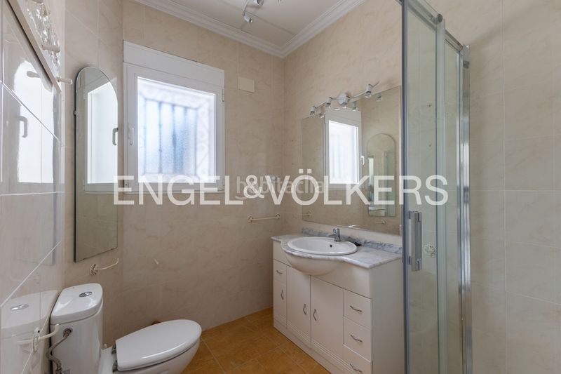 Foto dd45513d-43b6-4ef3-b8e9-882682ccdac4. Casa amb calefacció aparcament a Los Pinares-La Masia Bétera