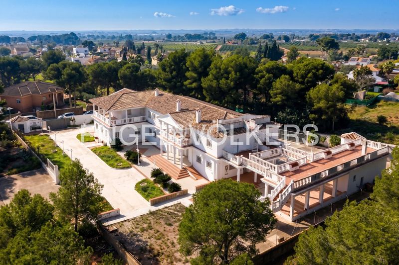 Foto dd977b7a-f647-4f46-a3e6-03e7b228b9e3. Casa amb calefacció aparcament a Los Pinares-La Masia Bétera