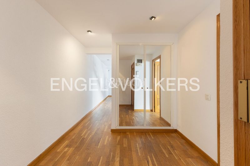 Foto 0cdf9a89-58b3-46d3-bc05-51063ab6f07a. Àtic amb calefacció aparcament a Barrio de Patraix Valencia