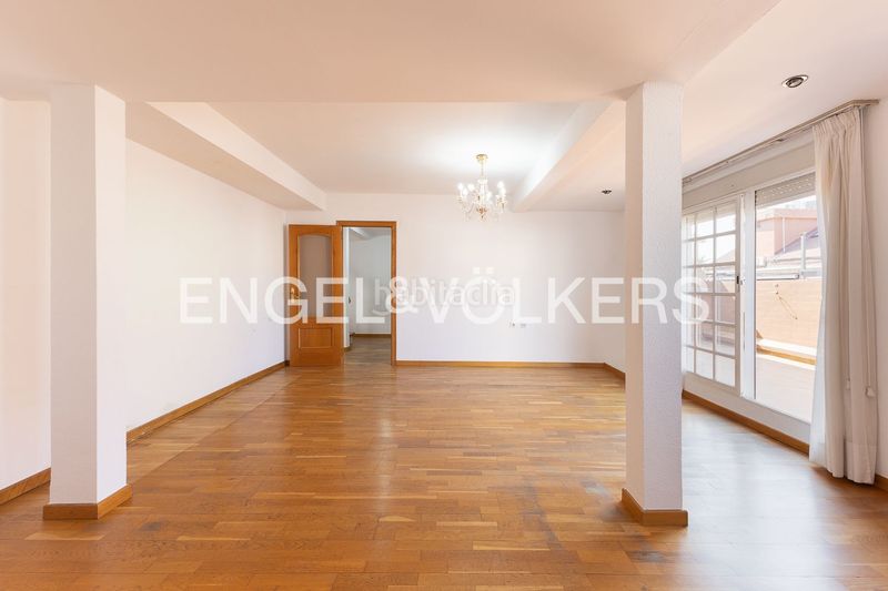 Foto 1c2cdfa3-ef0a-490d-9628-d7856872971b. Àtic amb calefacció aparcament a Barrio de Patraix Valencia