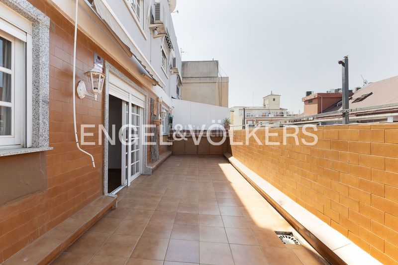 Foto cb0e4b9b-23e4-4708-8e2d-0949748565b9. Àtic amb calefacció aparcament a Barrio de Patraix Valencia