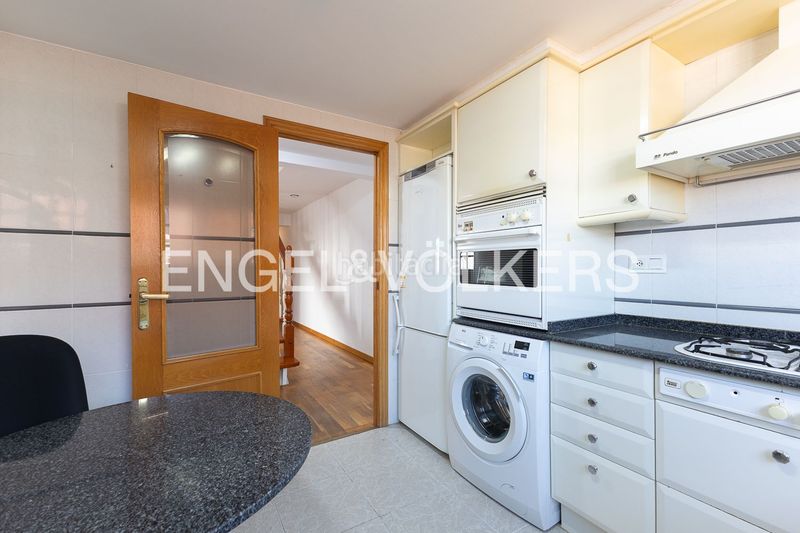 Foto d193e960-d362-4346-aa82-538eb76fe31e. Àtic amb calefacció aparcament a Barrio de Patraix Valencia