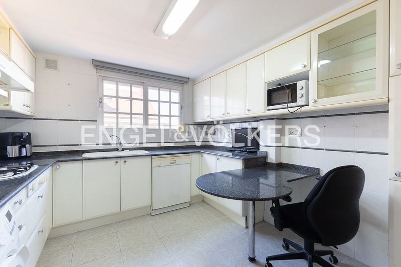 Foto d4a2588b-8750-490d-9d15-ca0654fa663f. Àtic amb calefacció aparcament a Barrio de Patraix Valencia