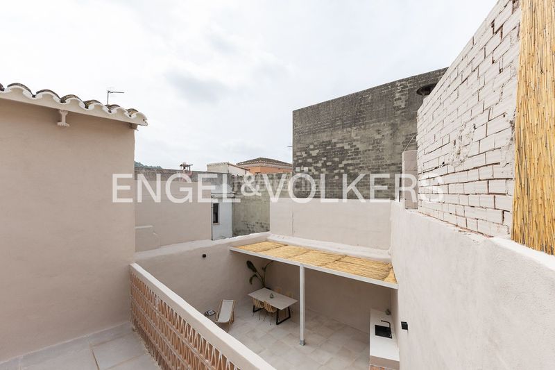 Foto 823b9c48-cc9b-46c8-8d0d-79e0bbd96367. Casa adossada amb calefacció piscina a Casco Urbano Náquera