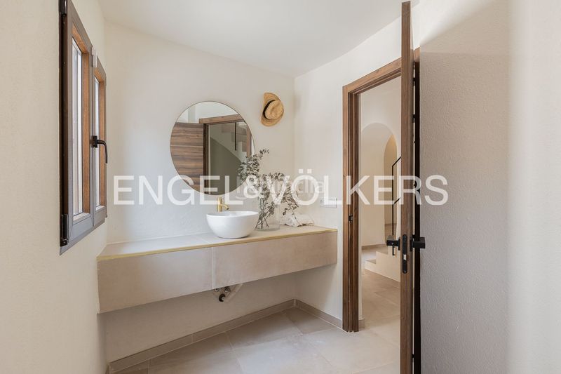 Foto a8a372e9-de30-483c-91d1-3f784f29fb56. Casa adossada amb calefacció piscina a Casco Urbano Náquera