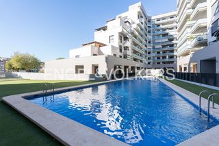 Rent Flat  Cl cat j l blasco estelles. Espectacular vivienda en la urbanización con piscina en sagunto