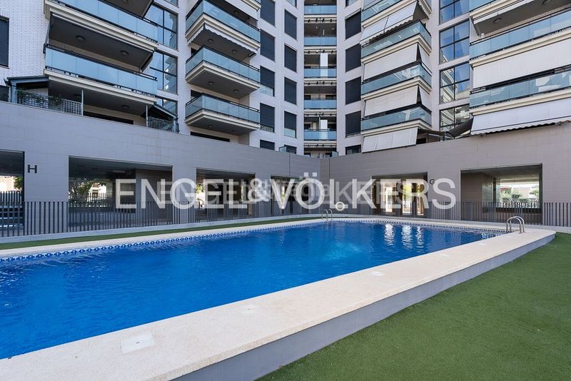 Foto 5cc996d8-8c37-4d99-93a4-8ff38d054f37. Rent flat with heating parking pool in Centro puerto Sagunt