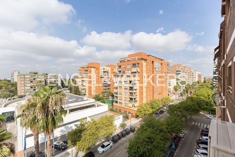 Foto ca16179d-7349-42da-89e3-f2e3b6fe5440. Pis amb calefacció aparcament a Sant Pau Valencia