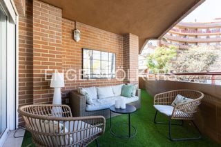 Location Appartement  Antonio suarez. Exclusivo piso con parking en mestalla