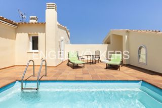 Penthouse in Oliva Nova. Exclusivo ático dúplex con piscina privada