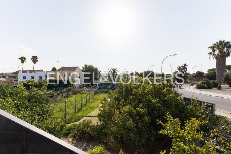 Foto 7a4620f2-5f84-403c-9f16-fd44fe164294. Casa adossada amb calefacció piscina a La Punta Valencia