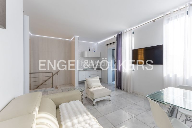 Foto a38cc8e3-1850-4609-8a19-196475198ec6. Casa adossada amb calefacció piscina a La Punta Valencia
