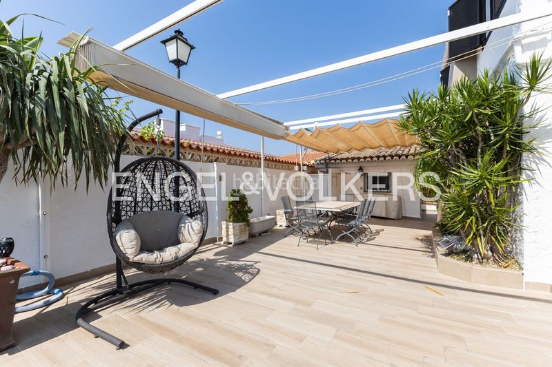 Foto 8f81ce45-a79b-4275-b5d5-a6764478abd4. Casa amb calefacció aparcament piscina a Corinto-Almardà Sagunt