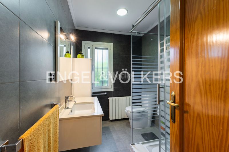 Foto c637935e-9040-49cd-bd99-037979c3f01b. Casa amb calefacció aparcament piscina a Corinto-Almardà Sagunt