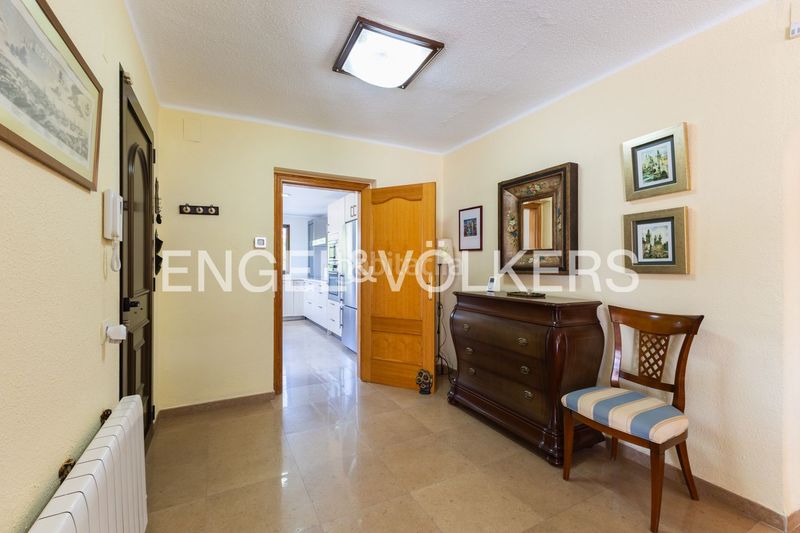 Foto dbbb1963-bab0-4c59-a7bf-b66fd615992d. Casa amb calefacció aparcament piscina a Corinto-Almardà Sagunt