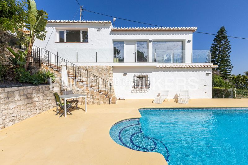 Foto f05e23df-c000-4e5c-9c0c-f5c44d1cff19. Casa amb calefacció aparcament piscina a Cap Martí - El Tossalet - Pinomar Xàbia