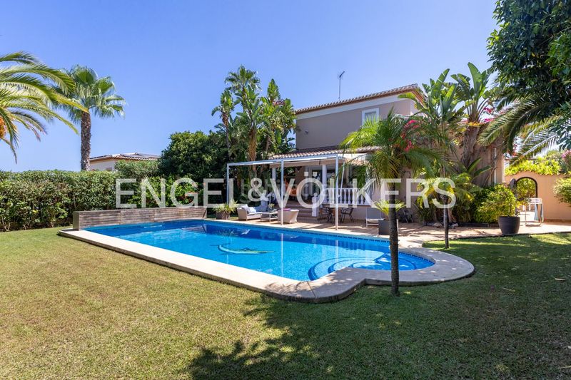Foto 17e423cf-ca16-4080-9727-8fa946c04ee7. Casa amb calefacció aparcament piscina a Cap Martí - El Tossalet - Pinomar Xàbia