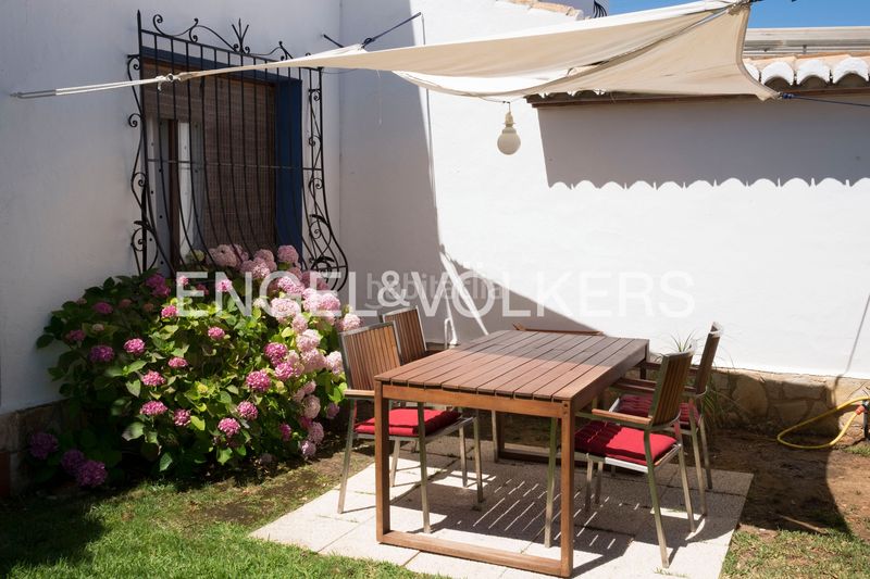 Foto dcf953e3-148b-4240-848c-988430772f46. Alquiler casa precioso adosado en cala blanca con espacioso jardín privado en Xàbia