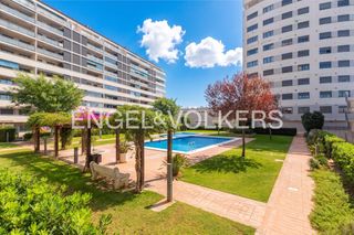 Rent Flat  Manuel de falla. Elegante apartamento en residencial con vistas al rio turia y bi