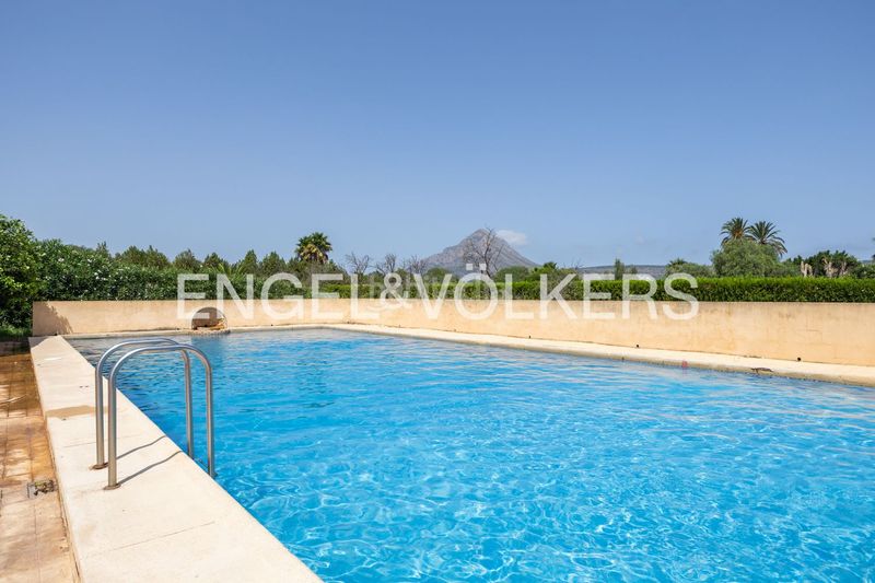 Foto 4cd80ddd-937d-4c83-99e4-9a7c955bb263. Casa amb calefacció aparcament piscina a Partida Comunes-Adsubia Xàbia