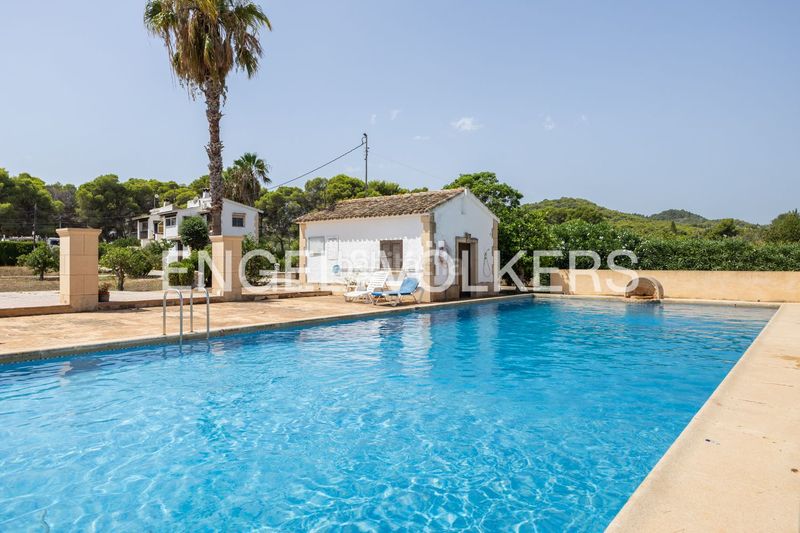 Foto c071b9c6-1322-4f2b-afbb-5bc6ce00ba80. Casa amb calefacció aparcament piscina a Partida Comunes-Adsubia Xàbia