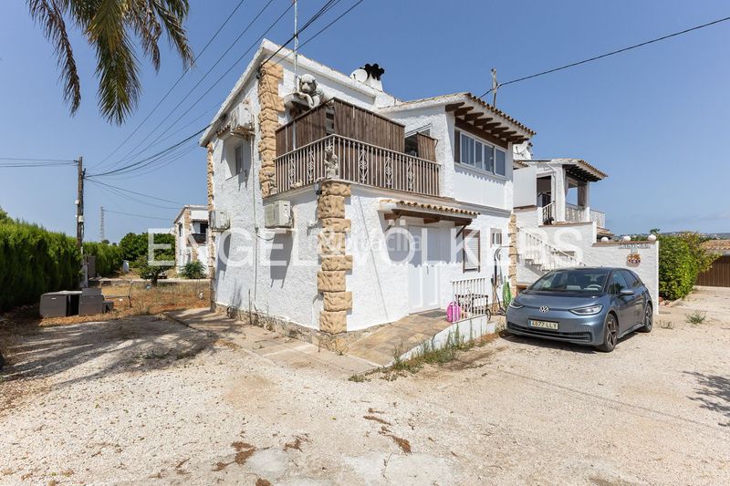 Foto ca787ba6-93cd-4965-b6d7-ec21b87b611f. Casa amb calefacció aparcament piscina a Partida Comunes-Adsubia Xàbia