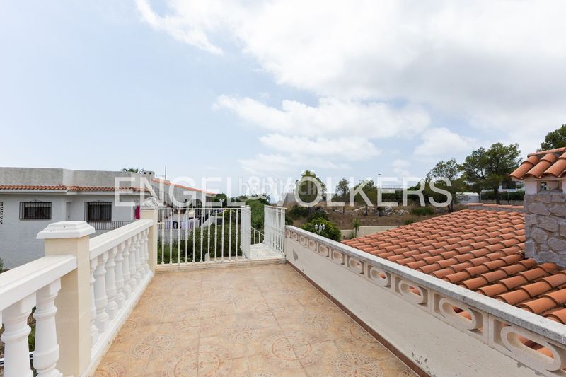 Foto 0c5b6a79-7d8b-47a3-a10d-1e54b3e2b293. Casa amb calefacció aparcament piscina a Las Atalayas-Urmi-Cerro Mar Peñíscola