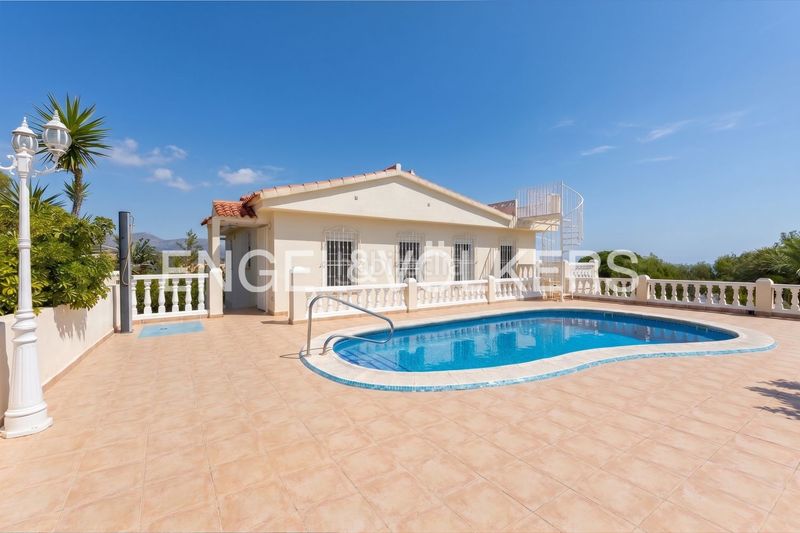 Foto 7eda5ab7-d33b-458c-a6c9-88a204338905. Casa amb calefacció aparcament piscina a Las Atalayas-Urmi-Cerro Mar Peñíscola