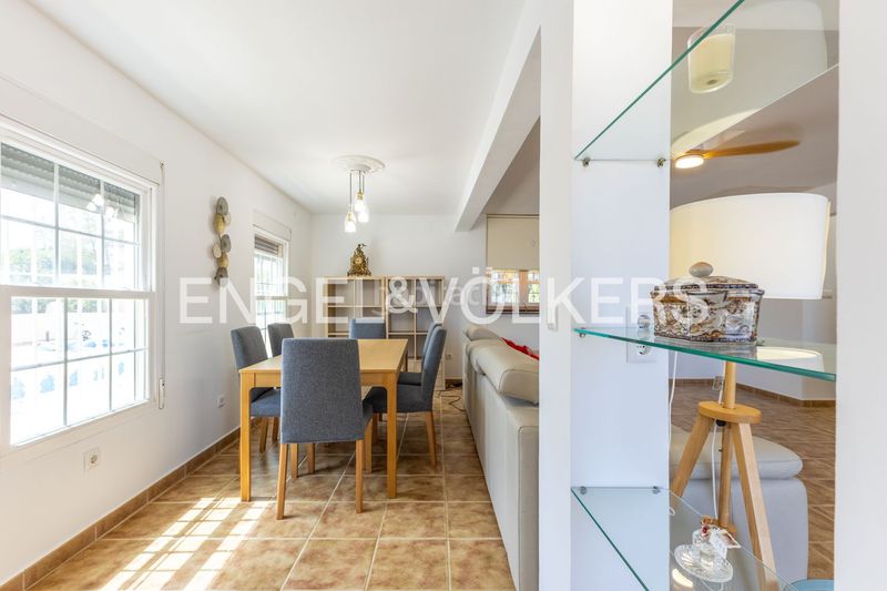 Foto a7a42708-55f1-474e-8ae1-e3653ea95508. Casa amb calefacció aparcament piscina a Las Atalayas-Urmi-Cerro Mar Peñíscola