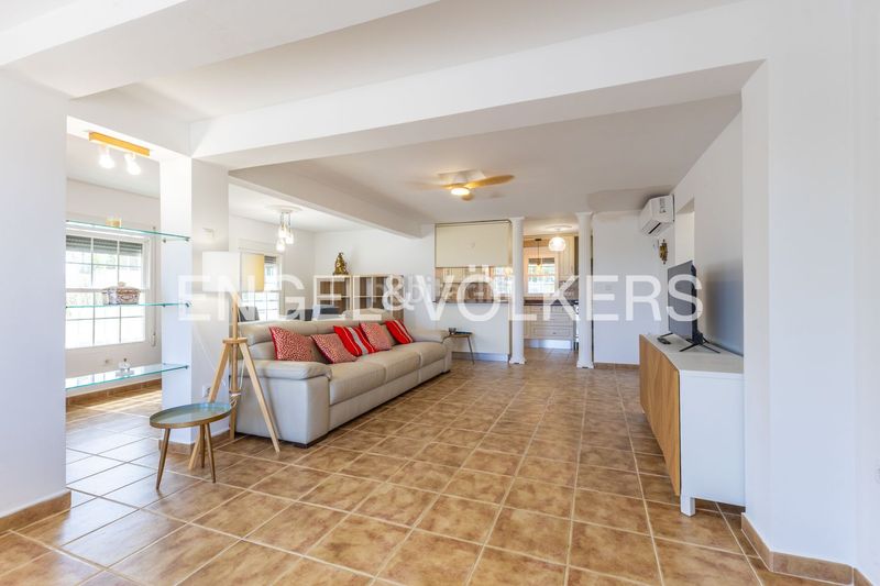 Foto e46a4e8d-d5ca-494b-9818-ecd18e601357. Casa amb calefacció aparcament piscina a Las Atalayas-Urmi-Cerro Mar Peñíscola