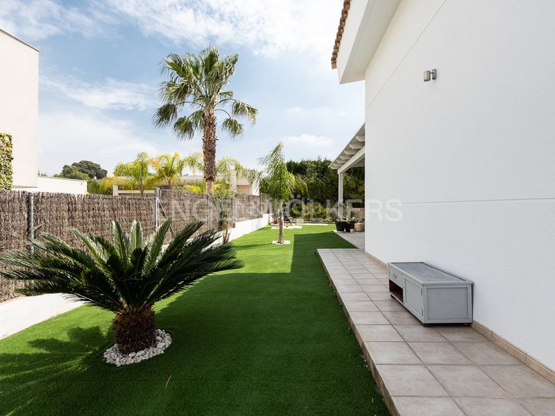Foto d2f57055-7656-42aa-9c98-73c2ce89cbfb. Lloguer casa amb calefacció aparcament piscina a Bétera