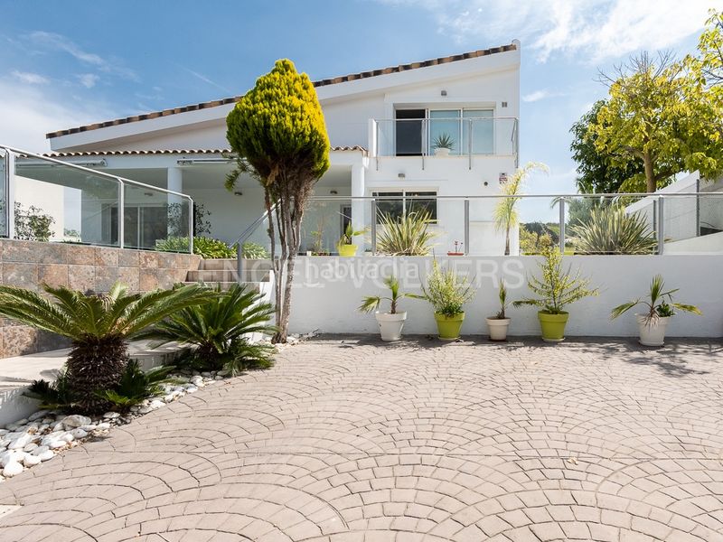 Foto eb5f2fa8-642a-45ce-9738-e0269ebc55c6. Lloguer casa amb calefacció aparcament piscina a Bétera