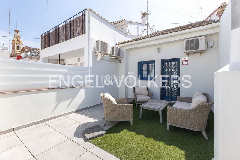 Foto 096bc54f-7e85-487e-97f6-ba0c4bb789e6. Casa adossada amb calefacció a El Cabanyal-El Canyamelar Valencia