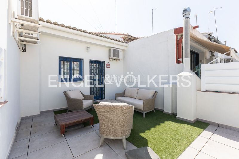 Foto 783318a6-c652-4cb6-8bcc-66f3fecfdfa6. Casa adossada amb calefacció a El Cabanyal-El Canyamelar Valencia