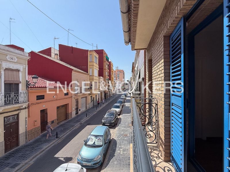 Foto 7b4c2ba6-80e2-4e5e-9cd9-b485af17477b. Casa adossada amb calefacció a El Cabanyal-El Canyamelar Valencia